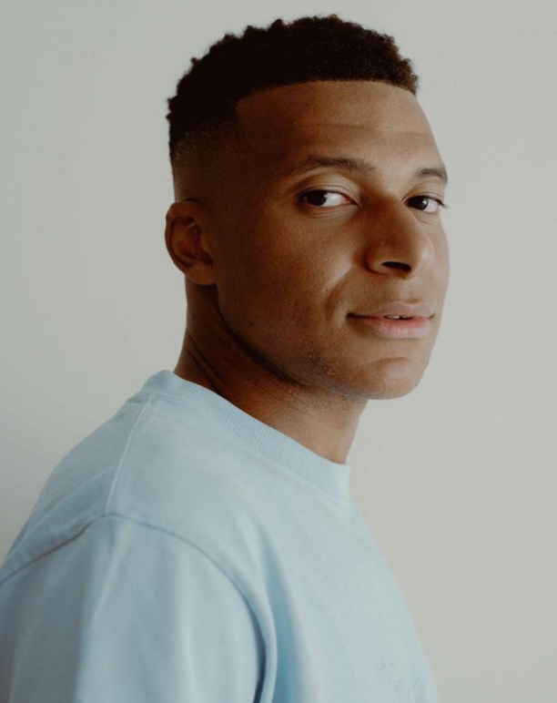 开云APP下载-姆巴佩谈与巴黎争纷：不会诋毁有好朋友的球队 本可以更早去皇马