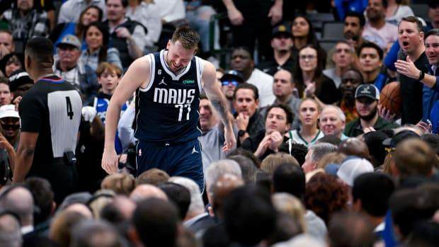 跌出附加赛!独行侠不敌残阵黄蜂 遭主场球迷狂嘘