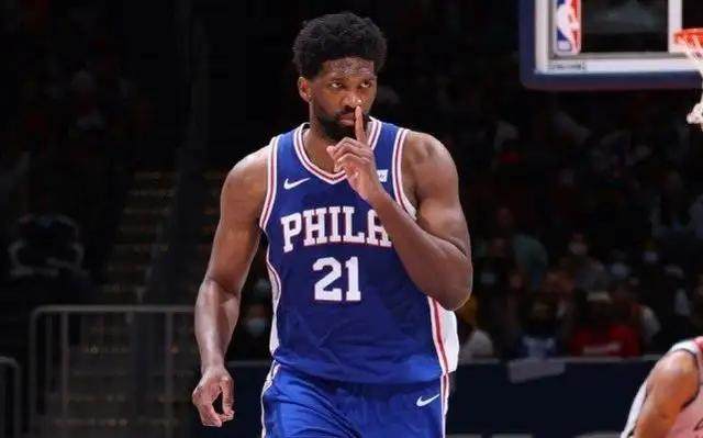 安卓APP-怀念前任嫌弃现任 恩比德抱怨之前应先做好自己