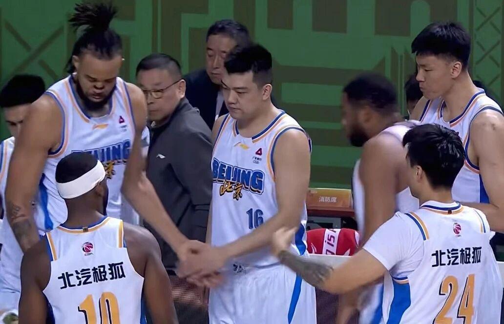 KAIYUN移动端-北京男篮15分完败，辽宁男篮完胜新疆，山东力克福建重返四强